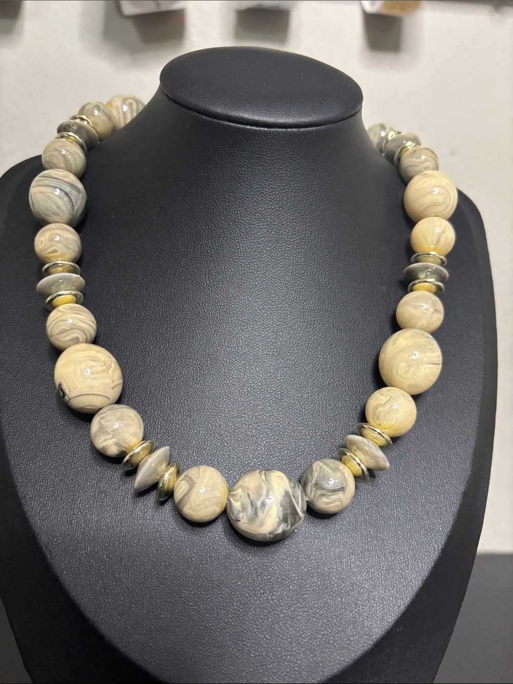Fashion Beige Marble Bead Acrylic Necklace – Women Jewelry